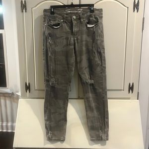 Size 8 slim fit. Seven gray camo jeans. Worn once. Listing #9938